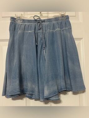 She + Sky Women’s Blue Chambray Denim Tencel Flared Flowy Skort NWT Size S